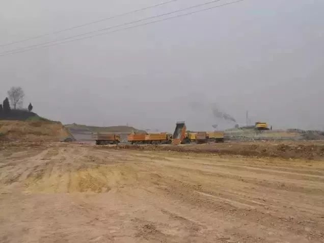 助推陶瓷業(yè)高質(zhì)量發(fā)展 | 夾江西部瓷都陶瓷協(xié)會組團(tuán)參展亮相第二十屆成都建博會(圖2)